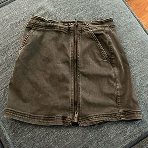 AE zip up skirt
